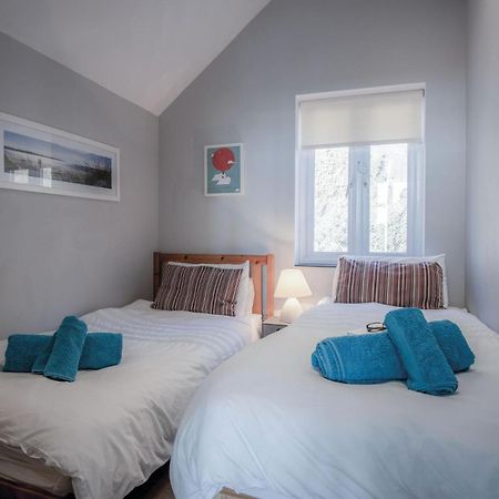 Ewyn Y Don - 2 Bedroom Apartment - Pendine Buitenkant foto