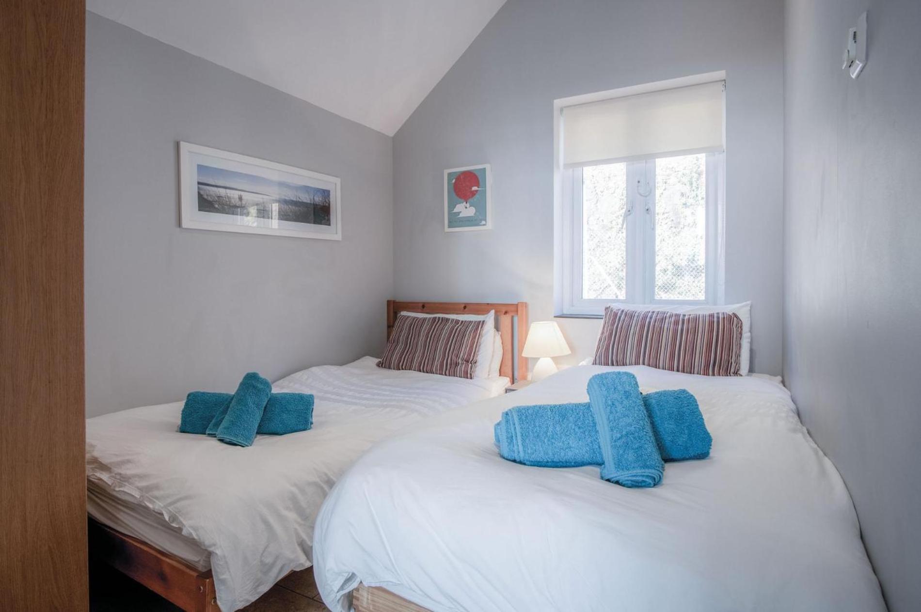 Ewyn Y Don - 2 Bedroom Apartment - Pendine Buitenkant foto