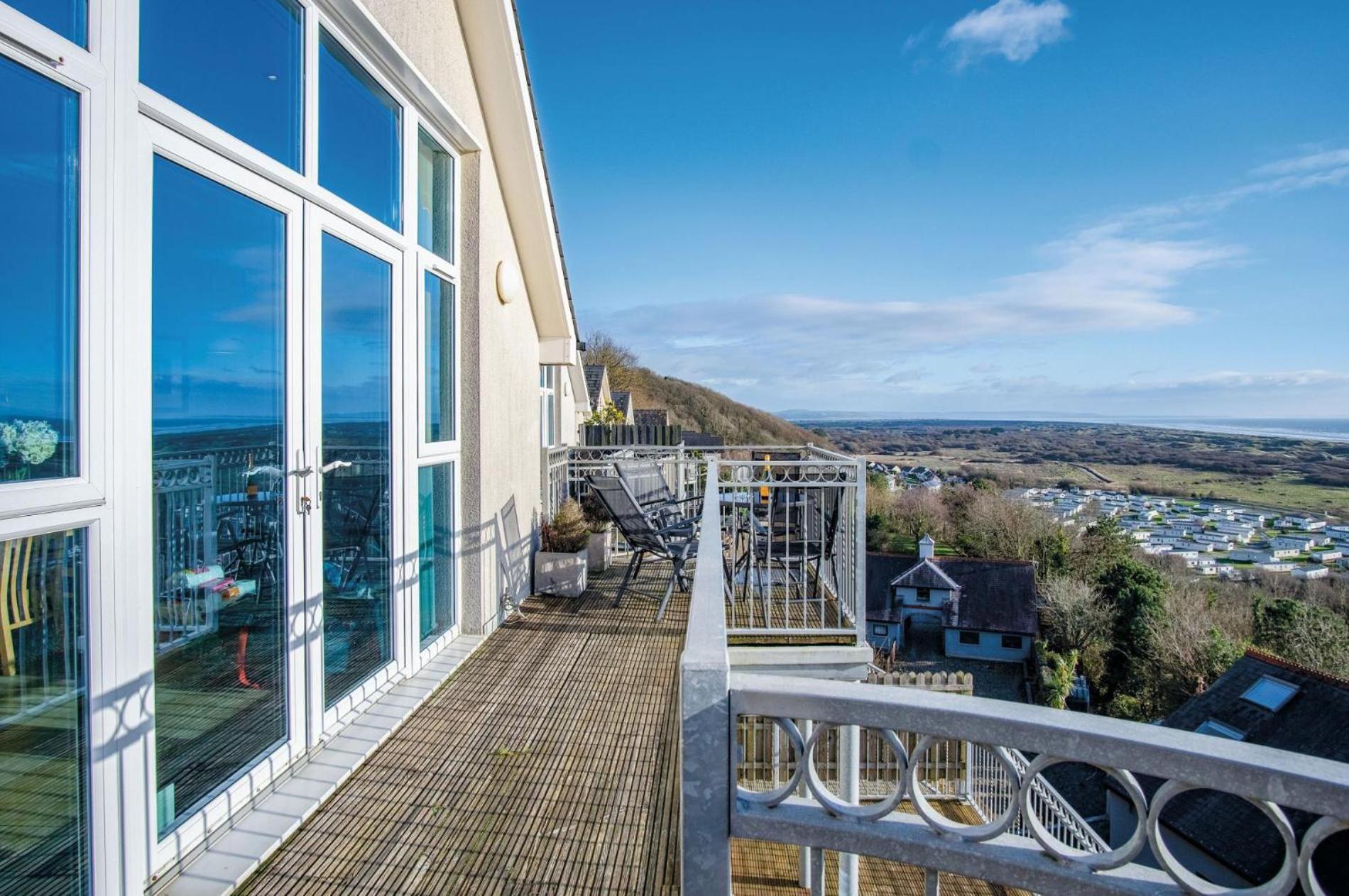 Ewyn Y Don - 2 Bedroom Apartment - Pendine Buitenkant foto